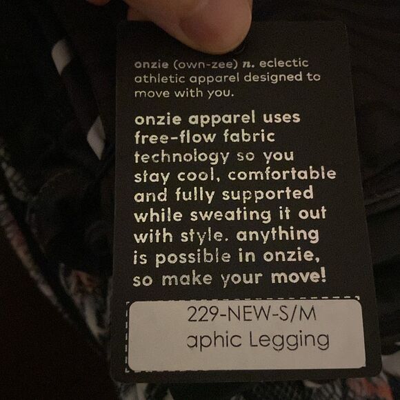 Onzie Graphic Leggings. XS and M/L - Picture 11 of 12